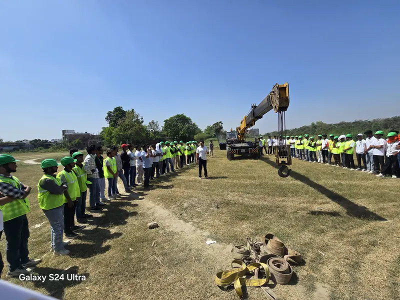 Lifting operations demonstration